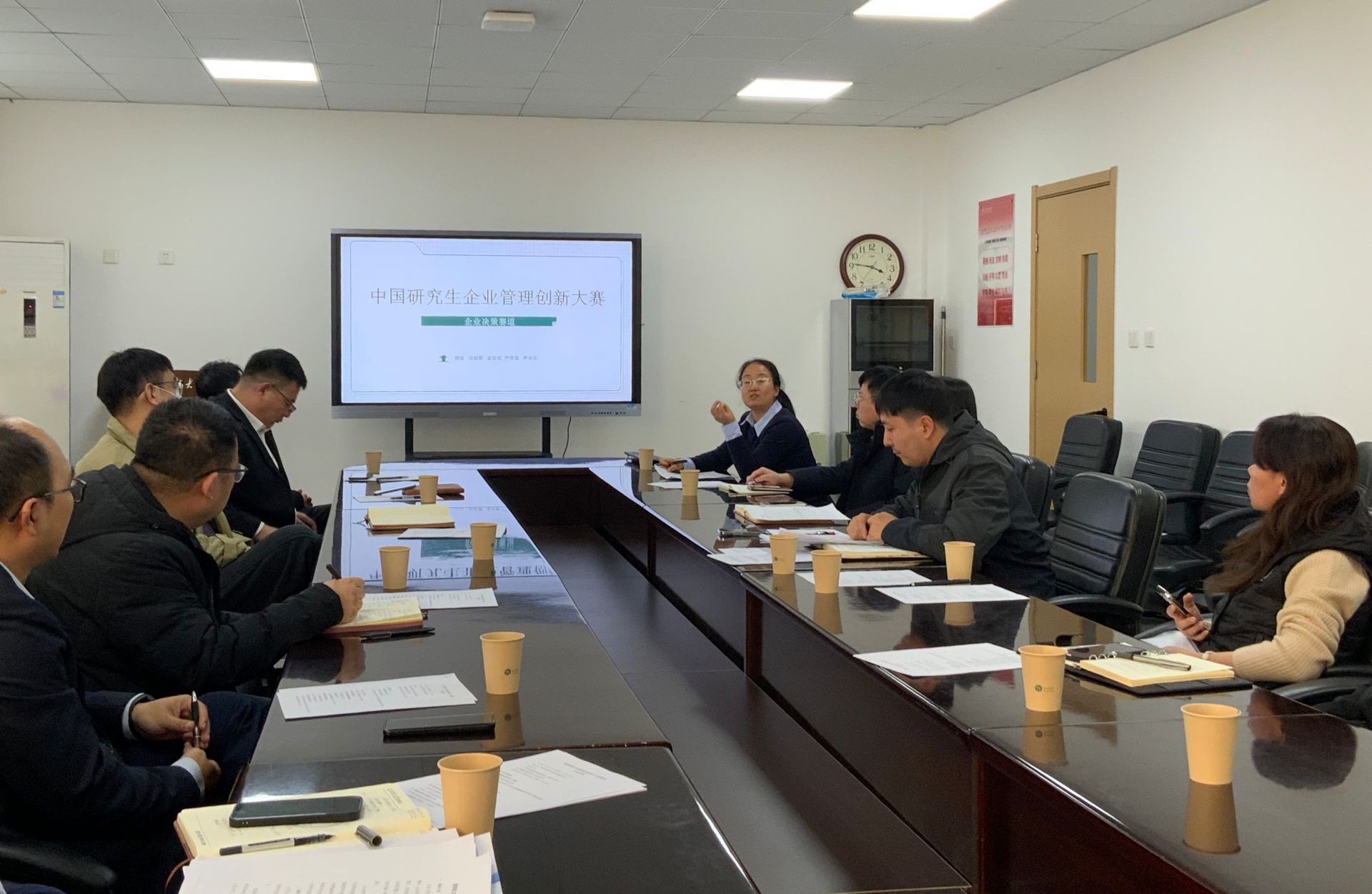 教育出版研究专家座谈会召开