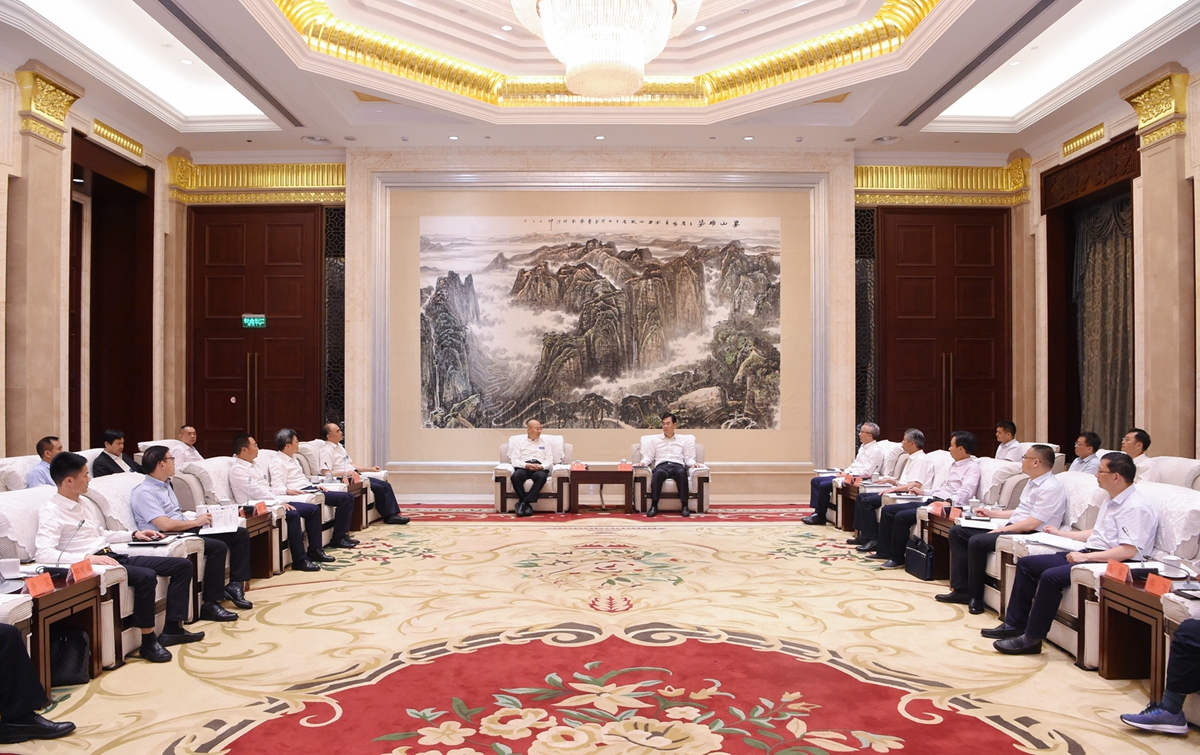 许昆林王新伟会见知名民营企业家投资考察团一行