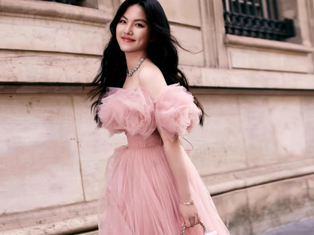 冲上热搜！李湘多个平台账号被禁止关注