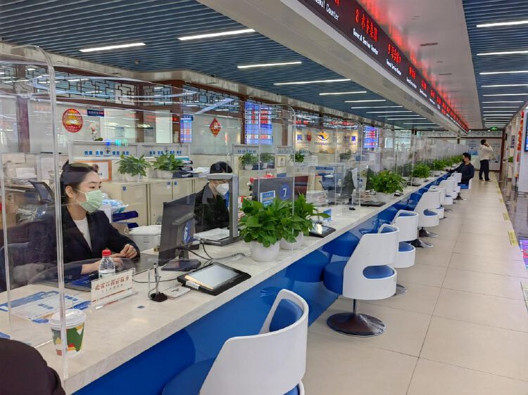 宁波银行业绩快报：2025年净利润稳健增长8.13%，总资产突破3.6万亿元