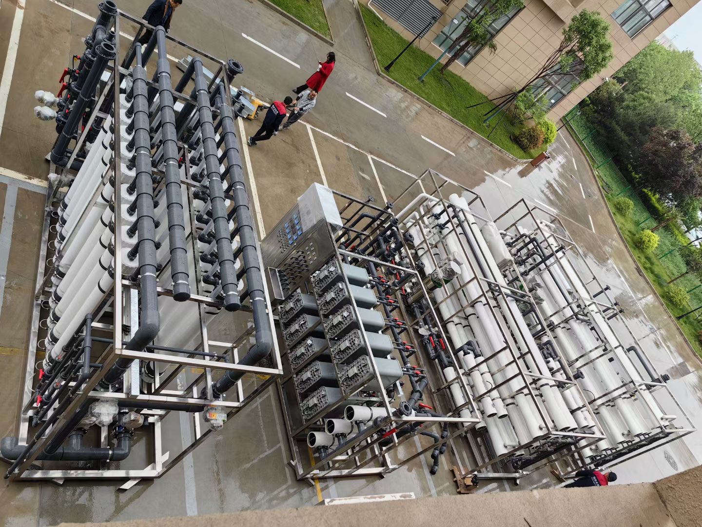 海泰科：公司可以为电场储能柜中的“液流框”等部件提供注塑模具、改性塑料和注塑件产品