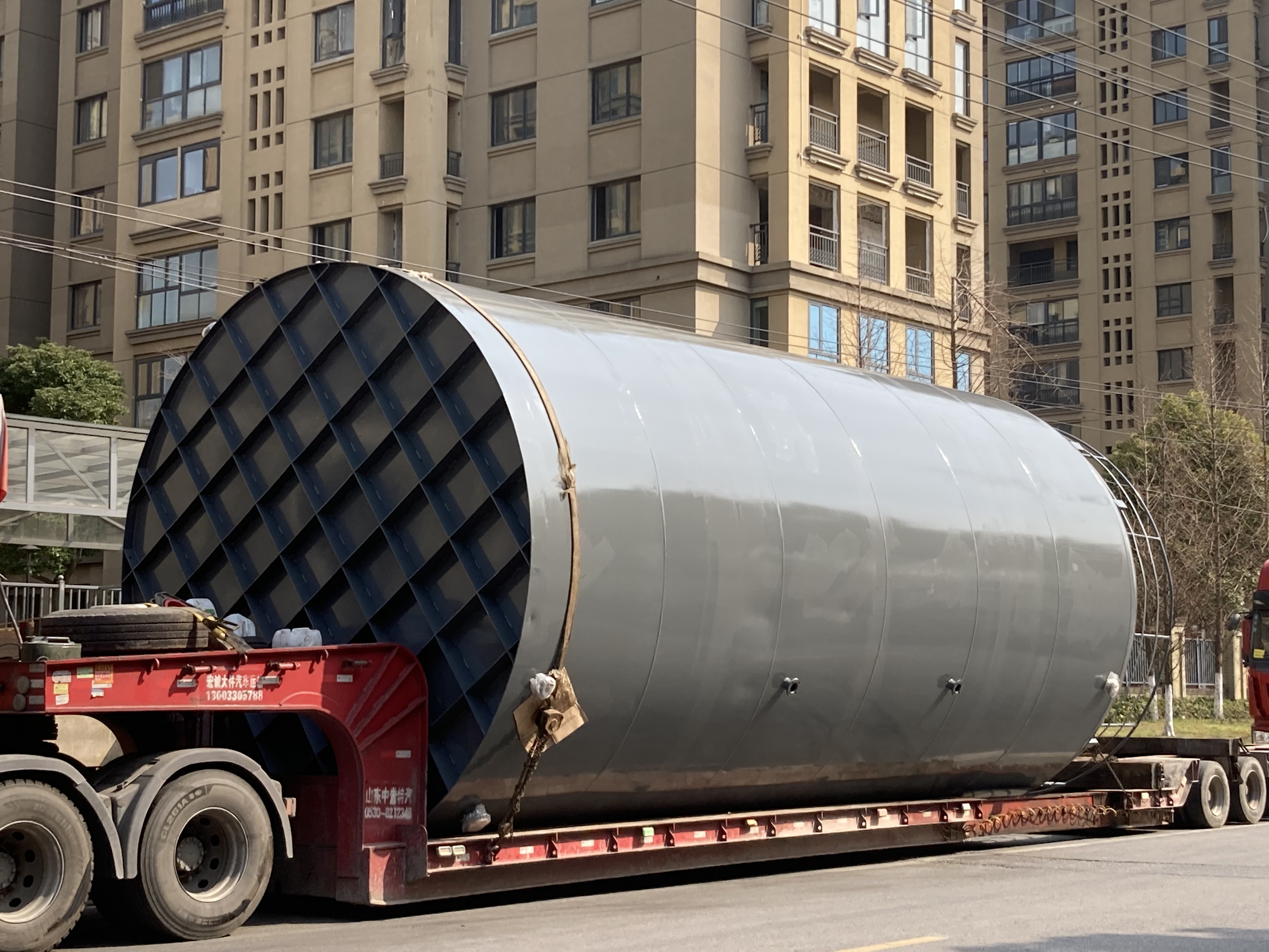 海泰科：公司可以为电场储能柜中的“液流框”等部件提供注塑模具、改性塑料和注塑件产品