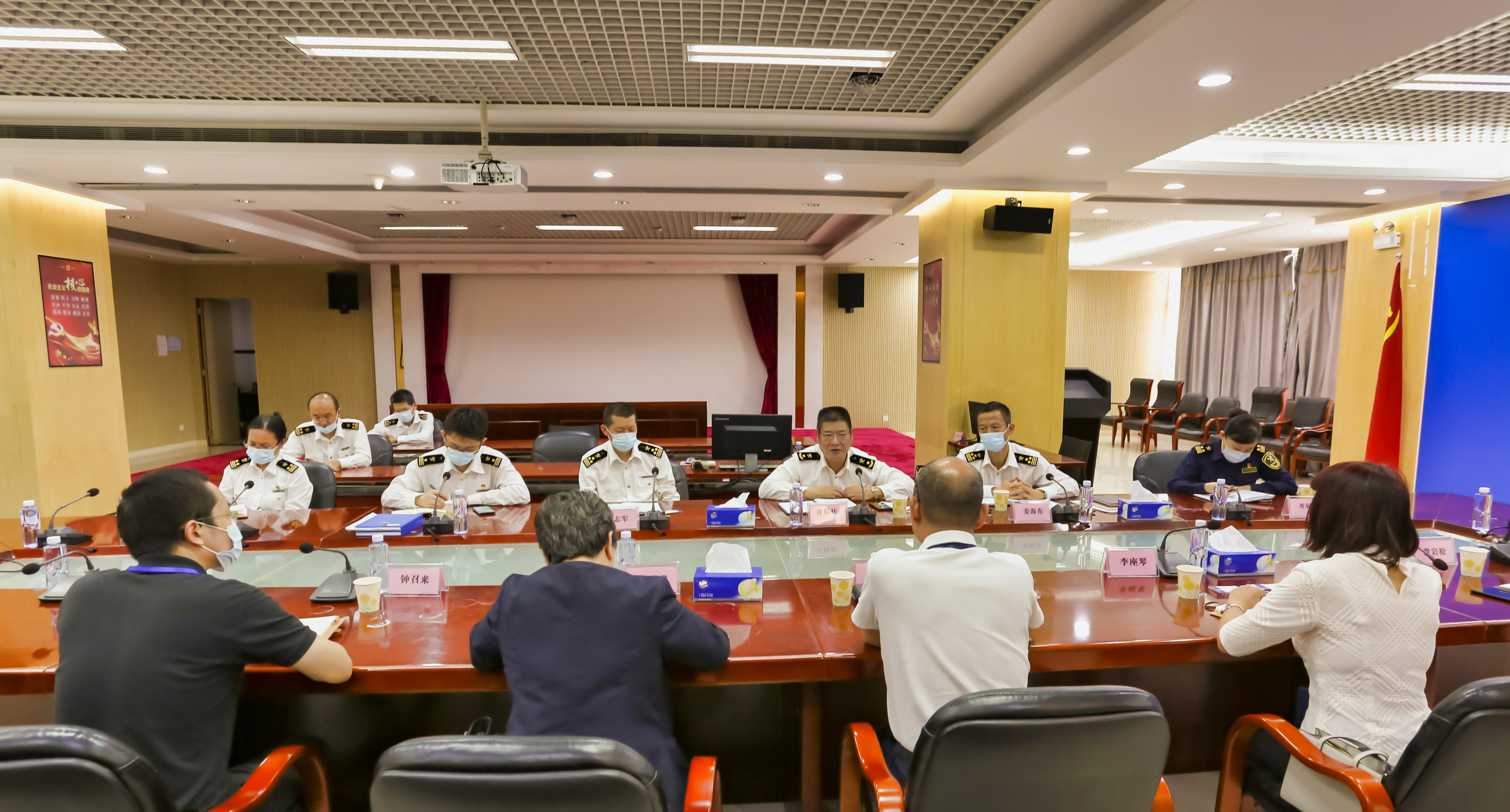 利比里亚报关协会抗议高额追踪费与审批延误