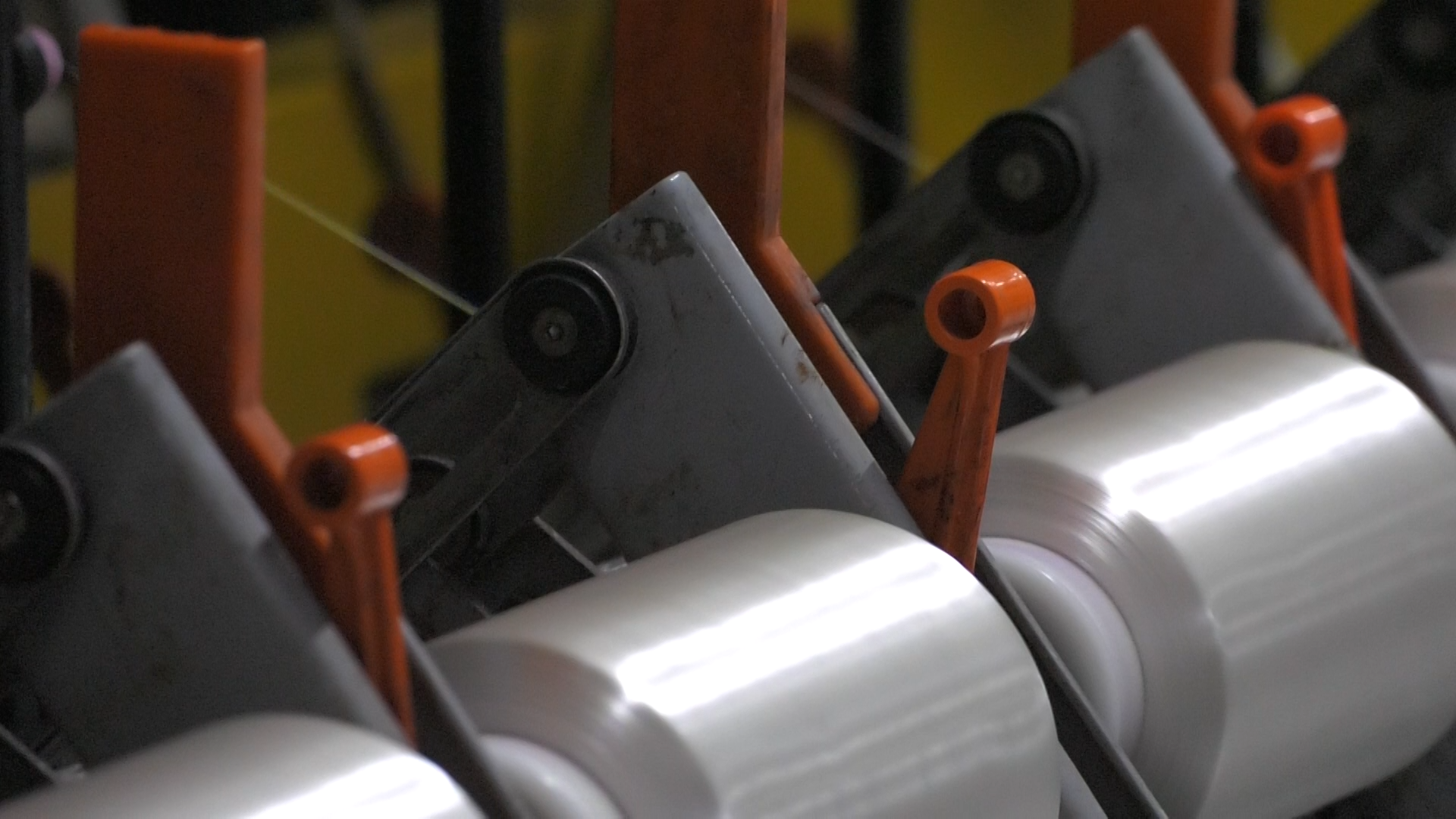 新乡化纤：菌草纤维抑菌率均大于99.9%