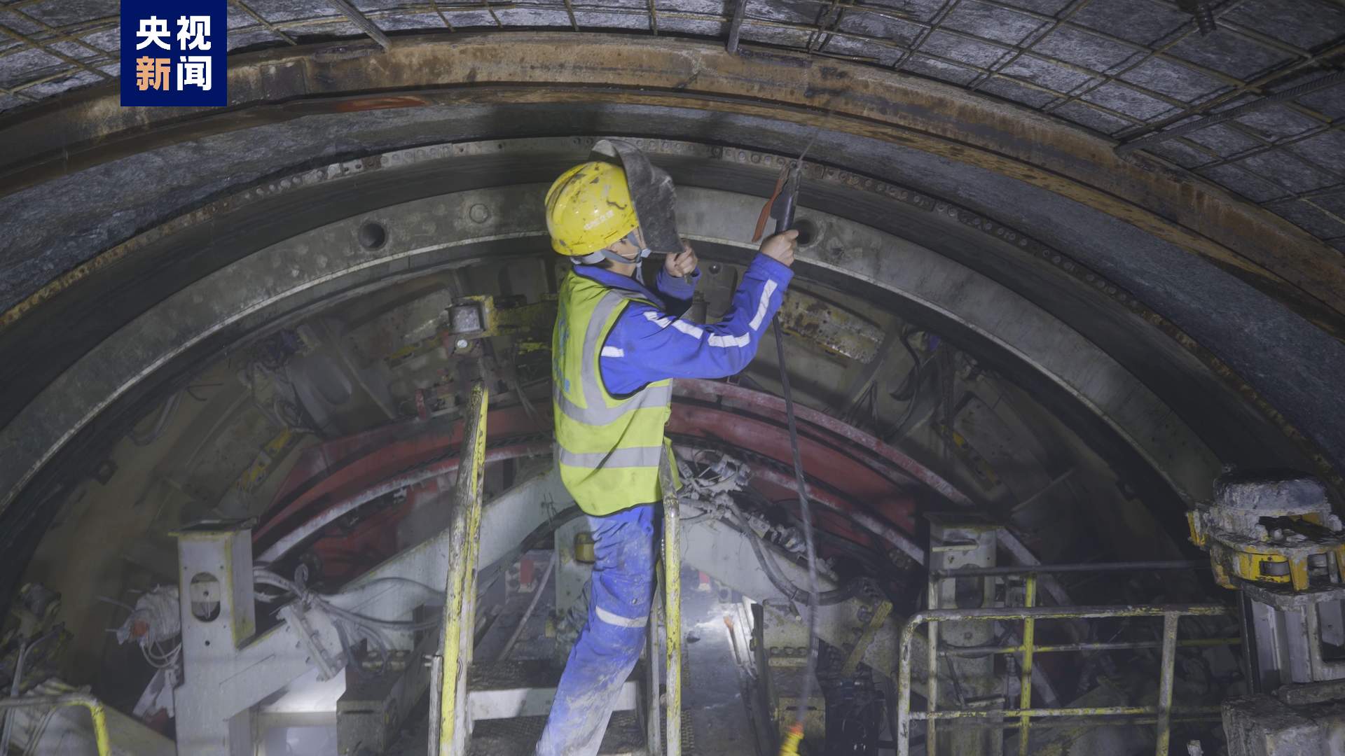 新疆交建：目前暂无卫星相关的业务