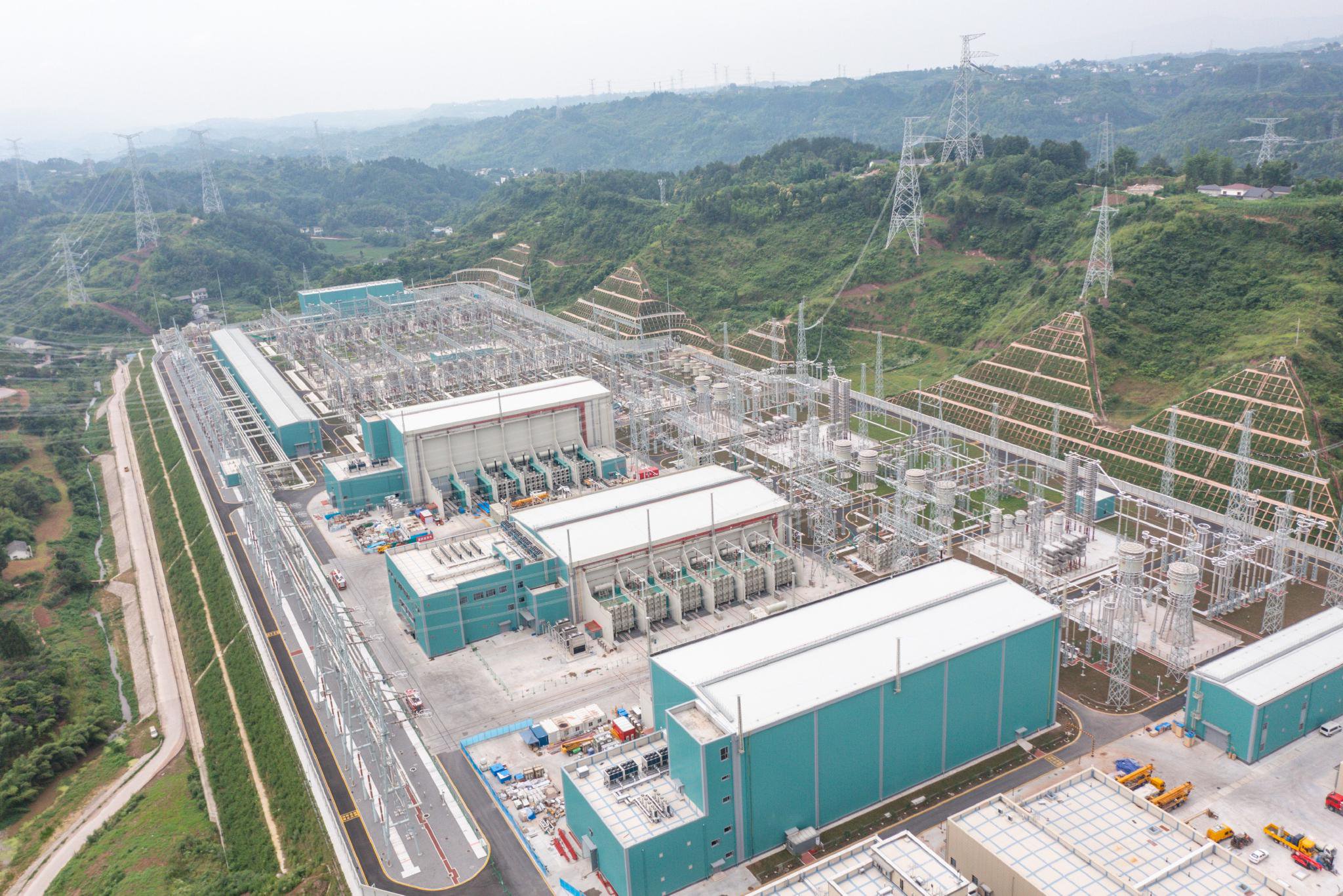 浙江建投：2025年承接甘肃~浙江±800千伏特高压直流输电工程越州±800千伏换流站土建B包工程