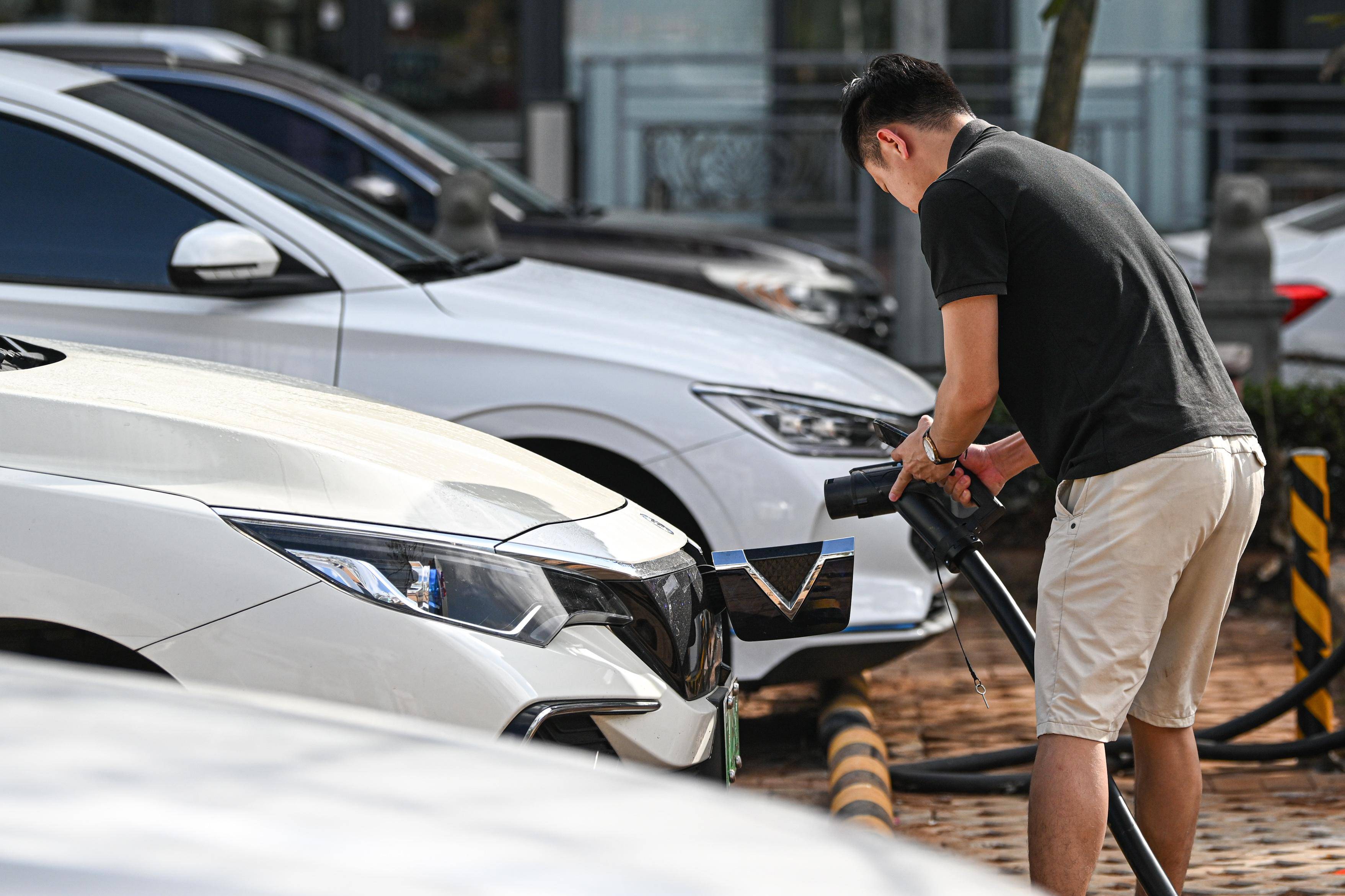 云意电气：目前正积极推进液冷充电枪产品的开发工作