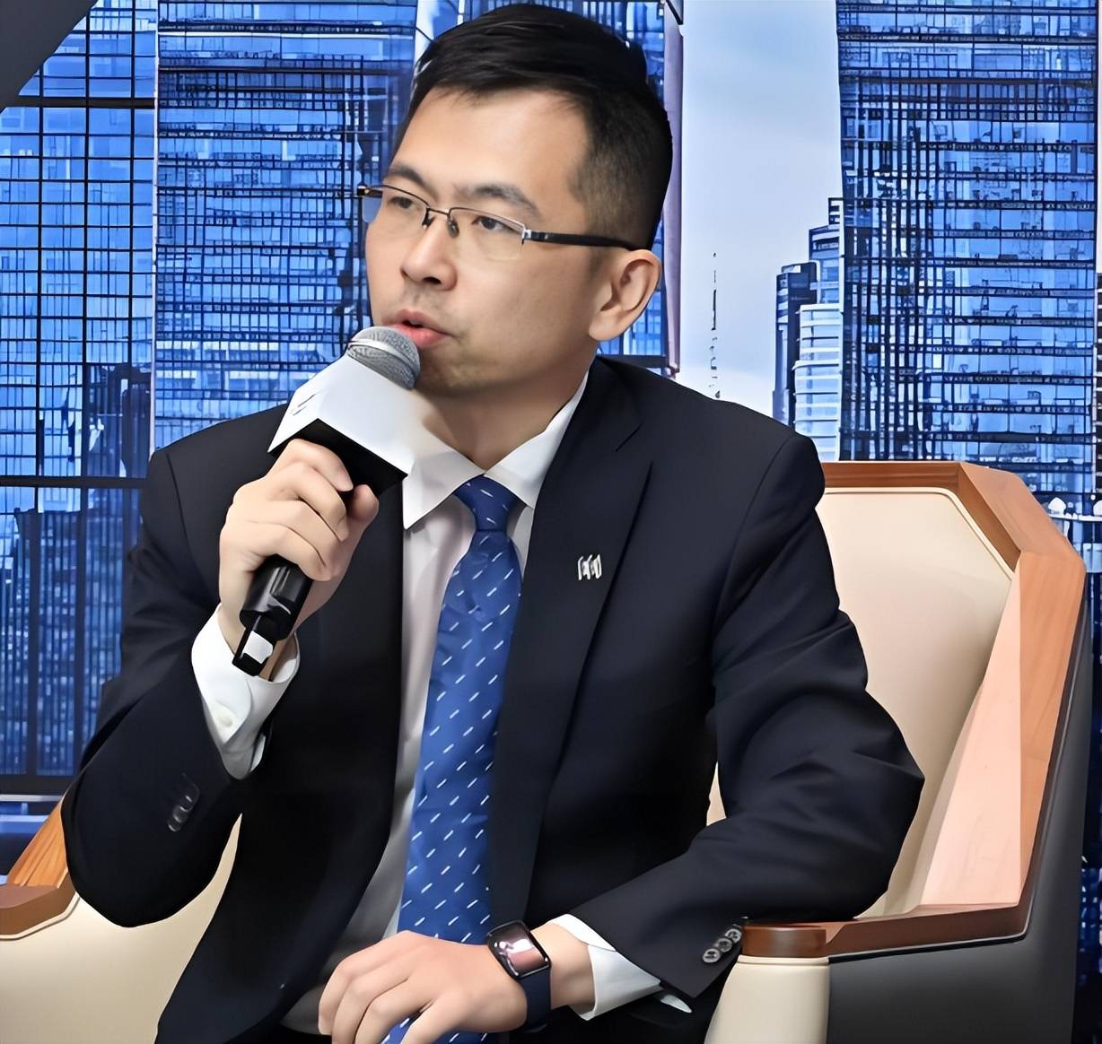 一批基金老将业绩重回巅峰 强势回应“尚能饭否”