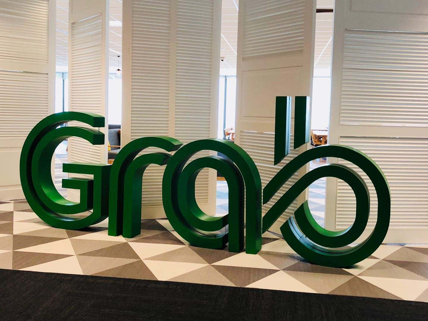 碧桂园服务(06098.HK)2月10日回购453.01万港元，年内累计回购1.45亿港元