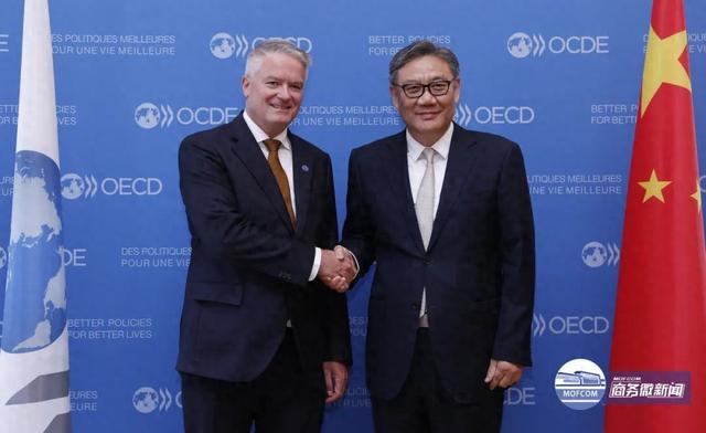 商务部部长王文涛在中国国际贸易中心走访慰问和调研