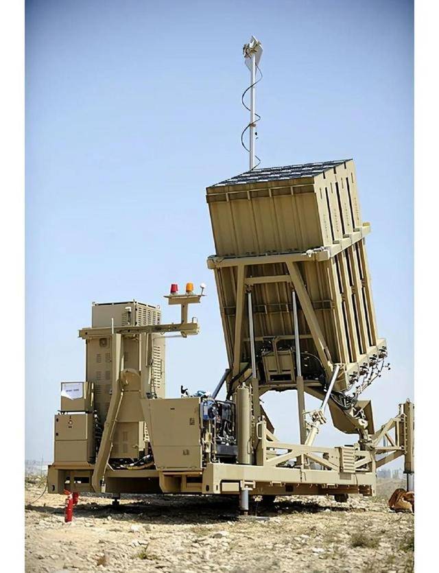 美军,彻底摊牌!AI参战,两大巨头入局!“斩首行动” 已用AI实战