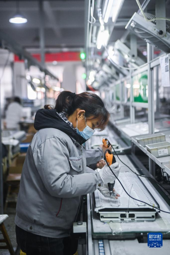 1月信贷投放“开门稳” 社融增量7.22万亿元