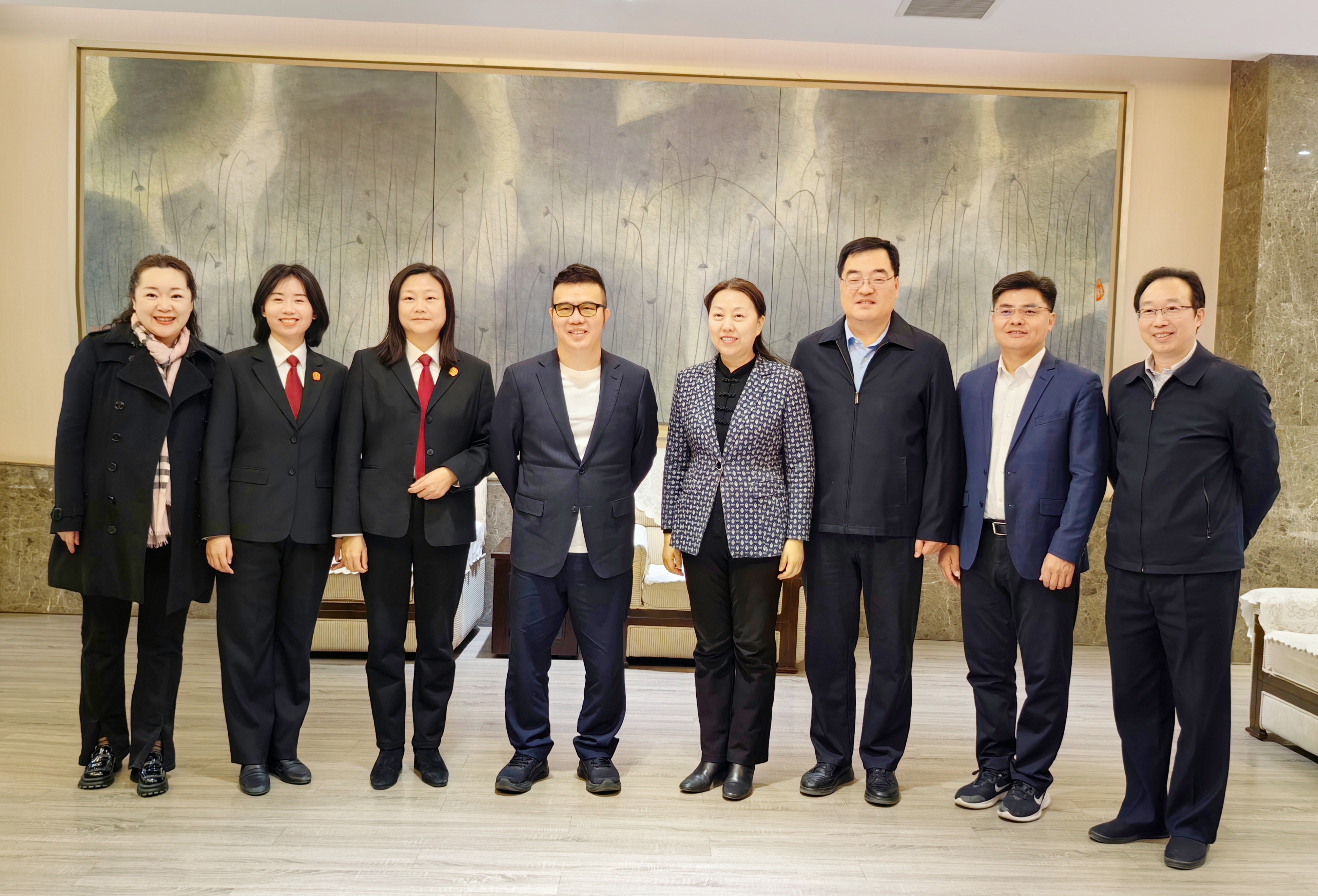 吕瑞浩公参会见“走进埃塞”负责人崔轶