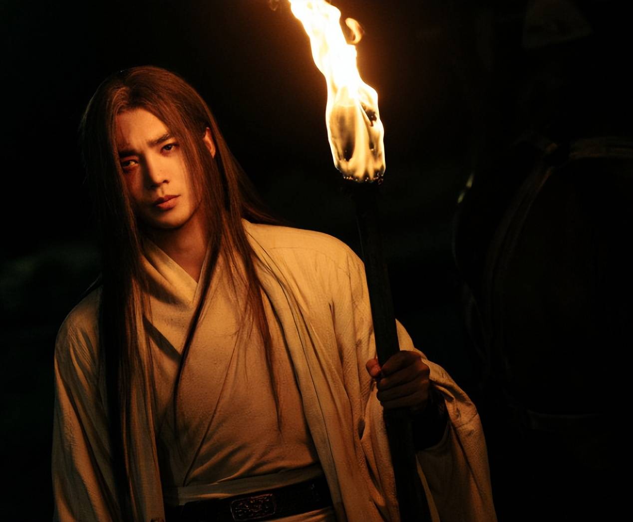 大年初一，创造新纪录！沈腾赢麻了，全部电影票房破400亿元，《飞驰人生3》票房领跑春节档；对于“春晚说错词”，他这样回应……