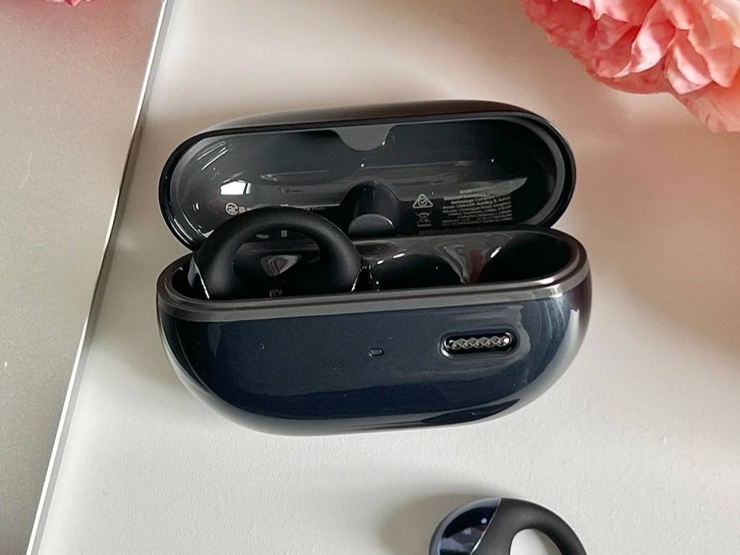 绿联科技获得实用新型专利授权：“一种夹耳式耳机”