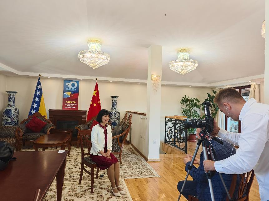 波黑联邦总理尼克希奇指出提高职工收入不会增加经济负担