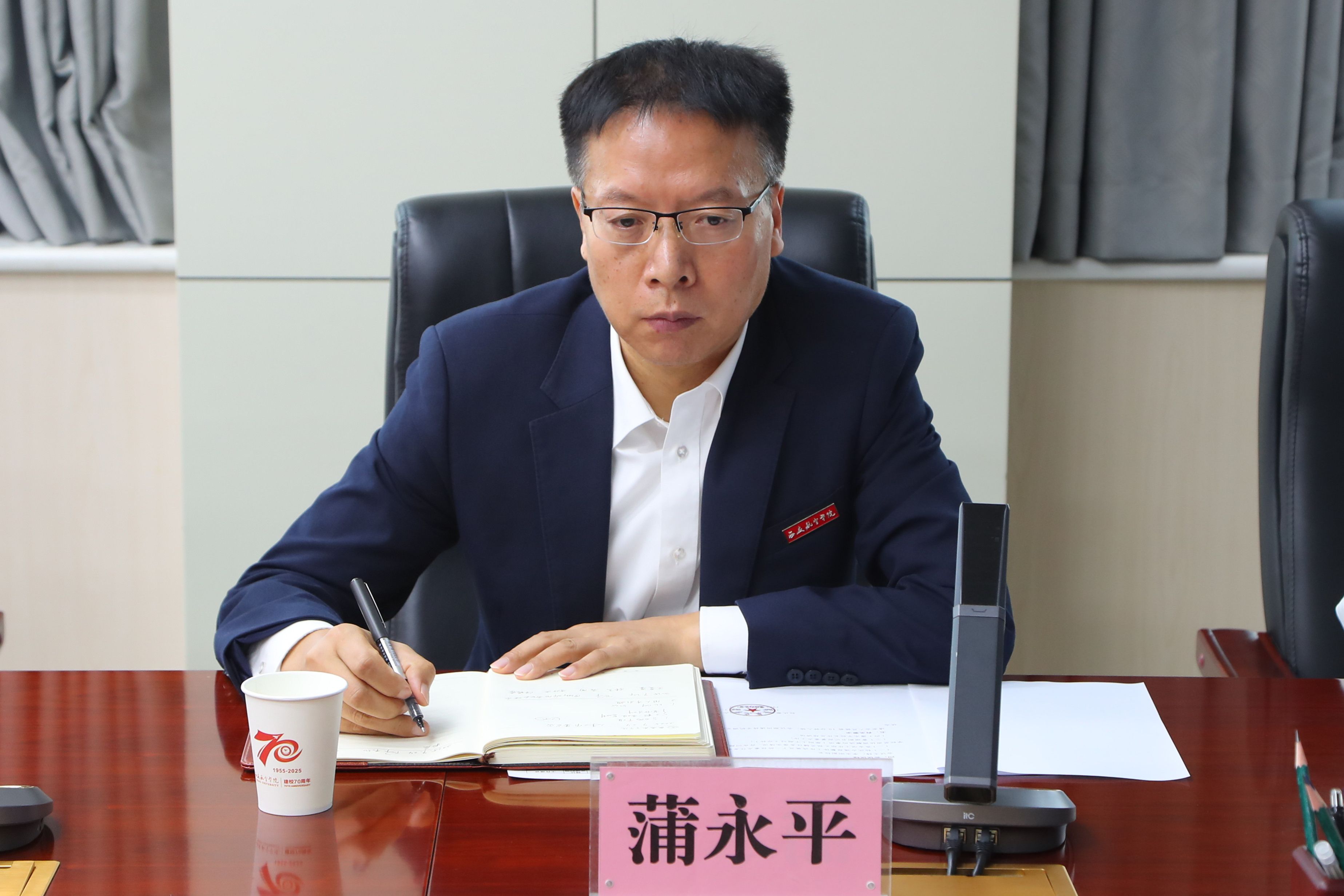 全国政协委员施乾平：应在海外重点地区试点设立“中国籍人员子女学校”