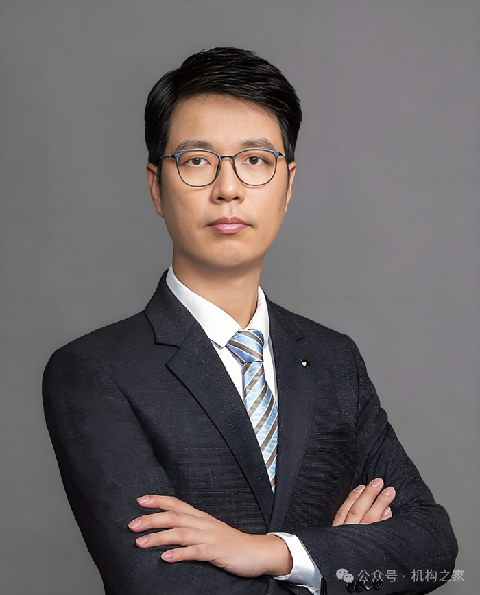 广发基金百亿老将卸任副总，明星产品业绩承压，投研转型承压前行