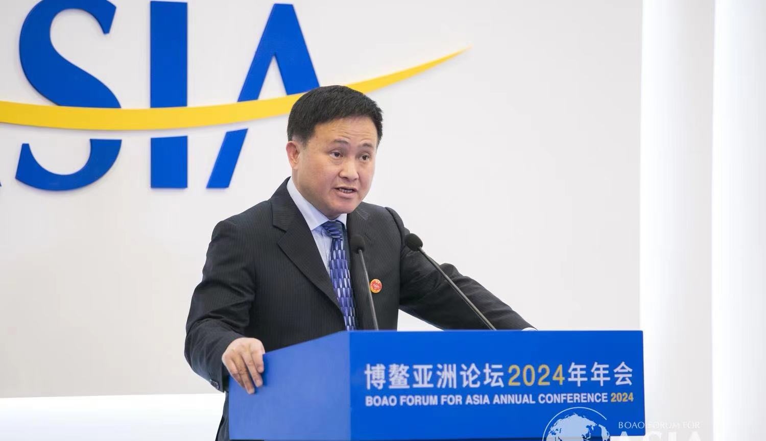 央行行长潘功胜：继续实施好适度宽松货币政策