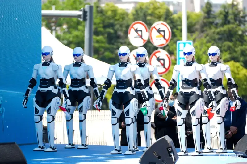 车企为何扎堆进军人形机器人？