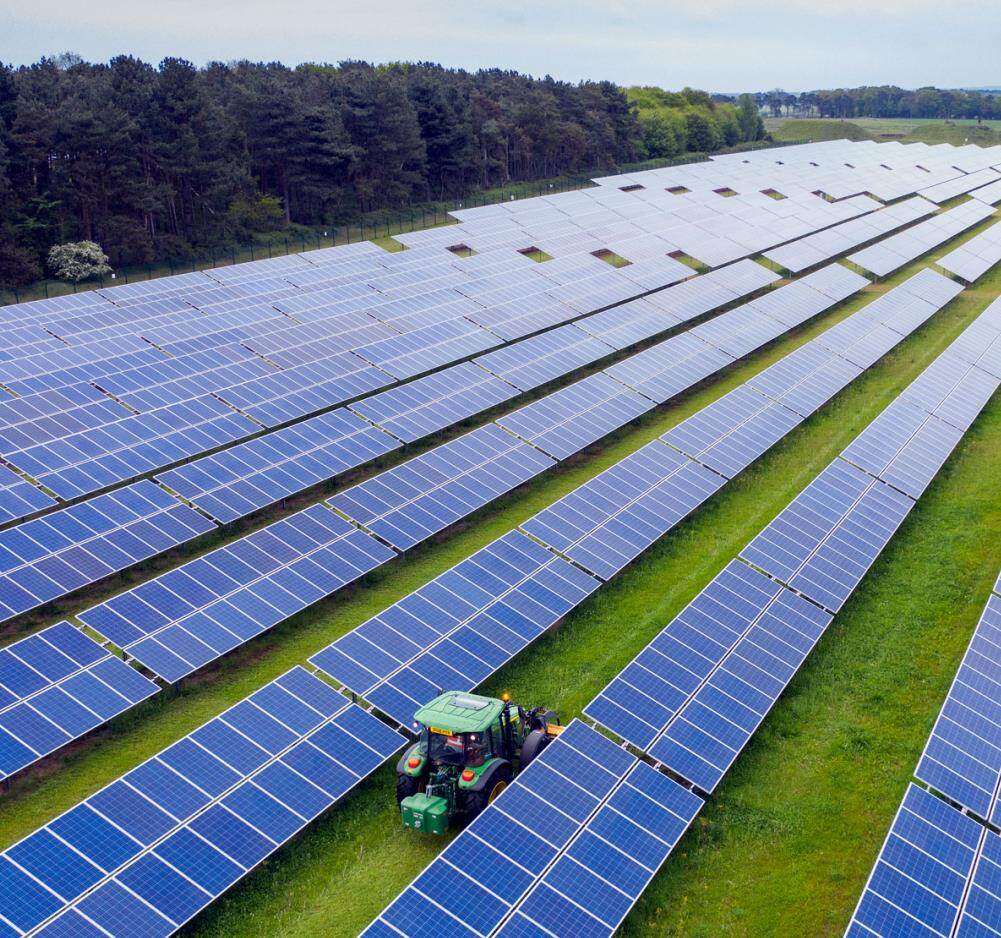 阿曼设定到2030年工业领域吸引84.9亿里亚尔外国投资的目标