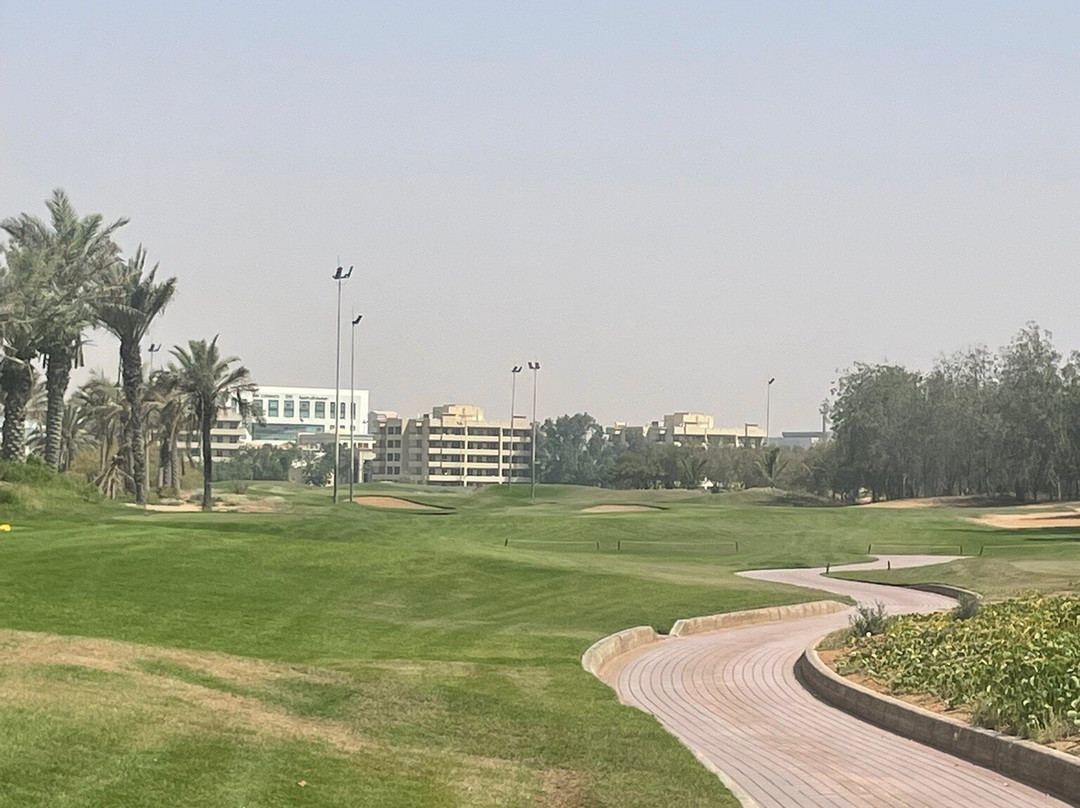 哈伊马角陶瓷集团2025财年业绩稳健