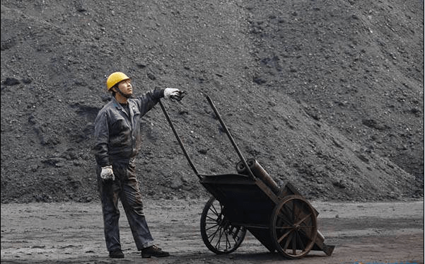 传统主业失血，转型七年新动能未起，泸天化“账面繁荣”难掩经营困境