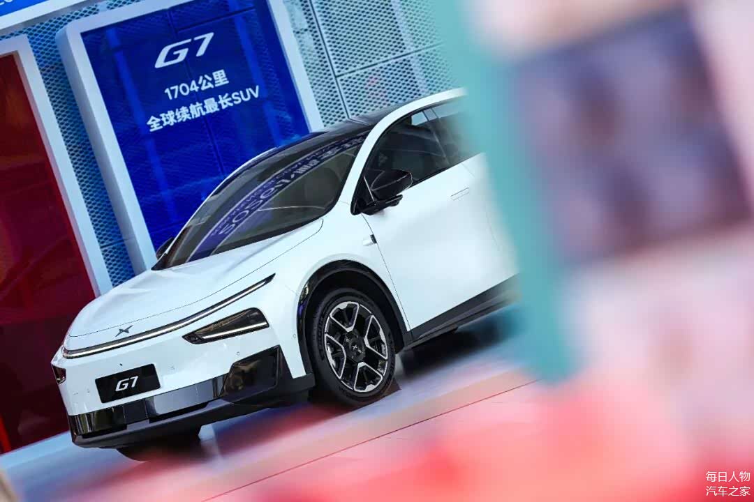 2025年净亏损11.4亿元，小鹏汽车押宝AI落地与全球化布局