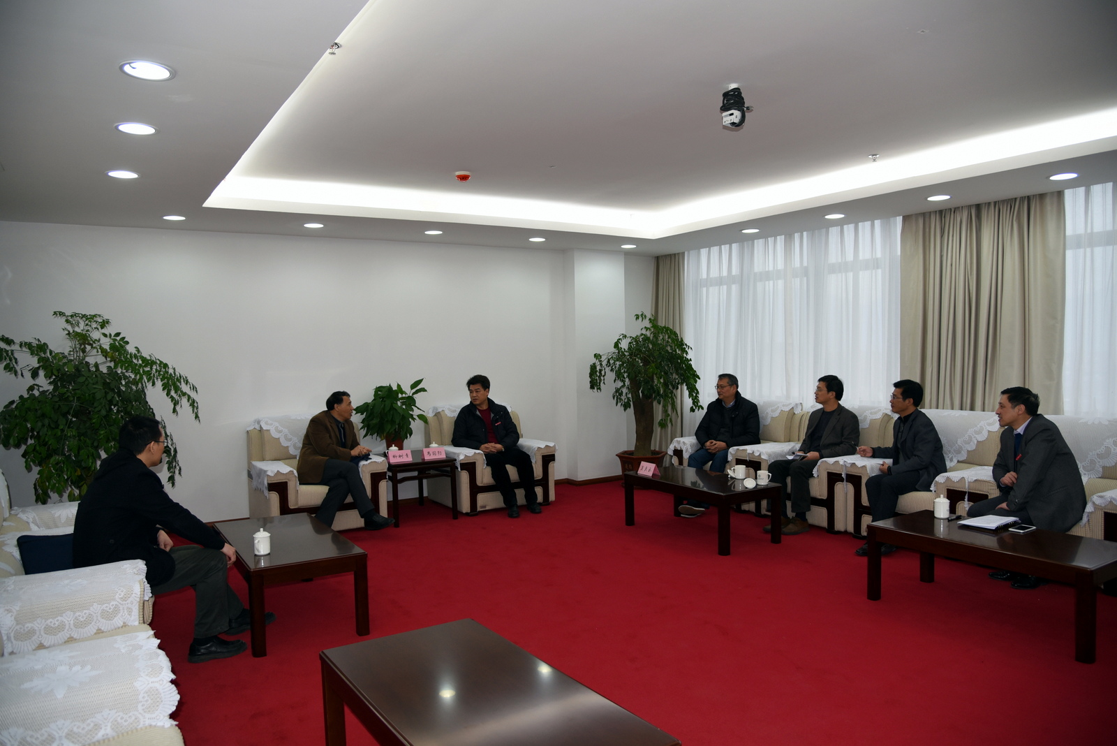 国家发改委主任郑栅洁会见大众汽车集团管理董事会主席奥博穆