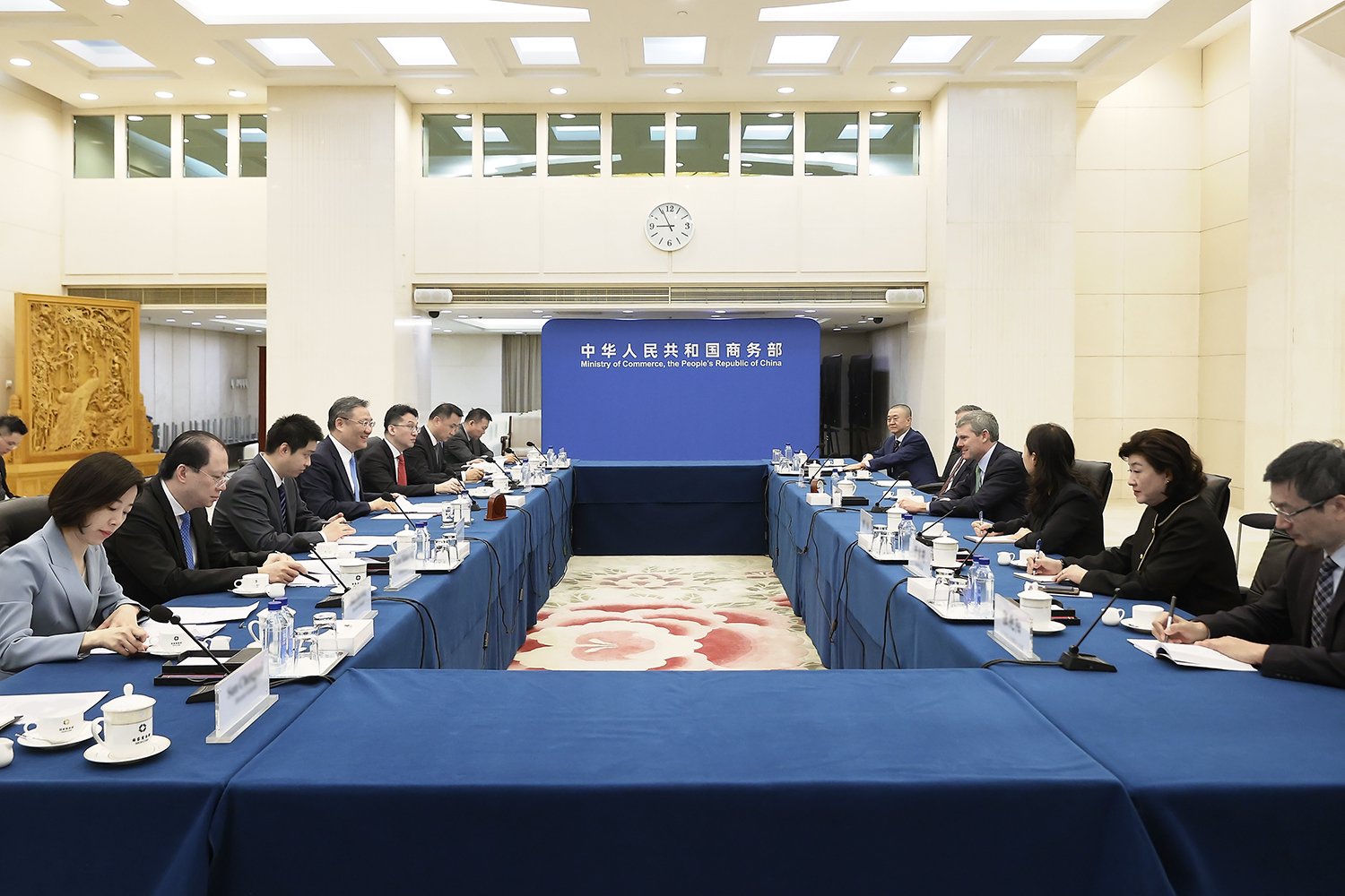 商务部部长王文涛会见喀麦隆商务部长阿坦加纳