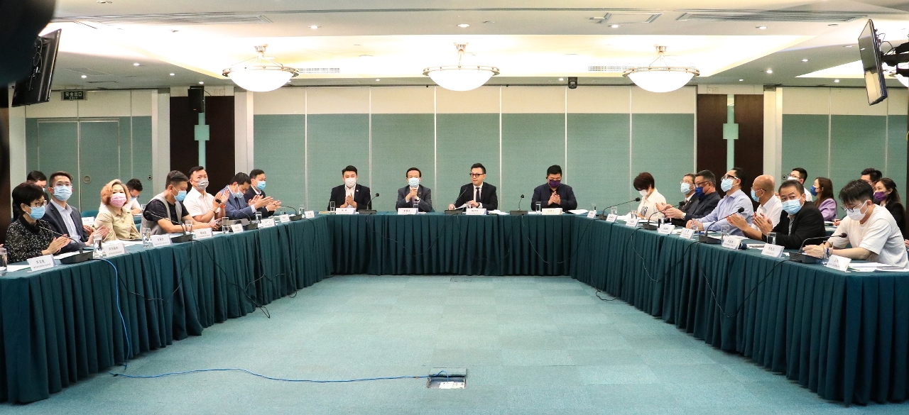内地与澳门经贸合作委员会第八次会议在京召开