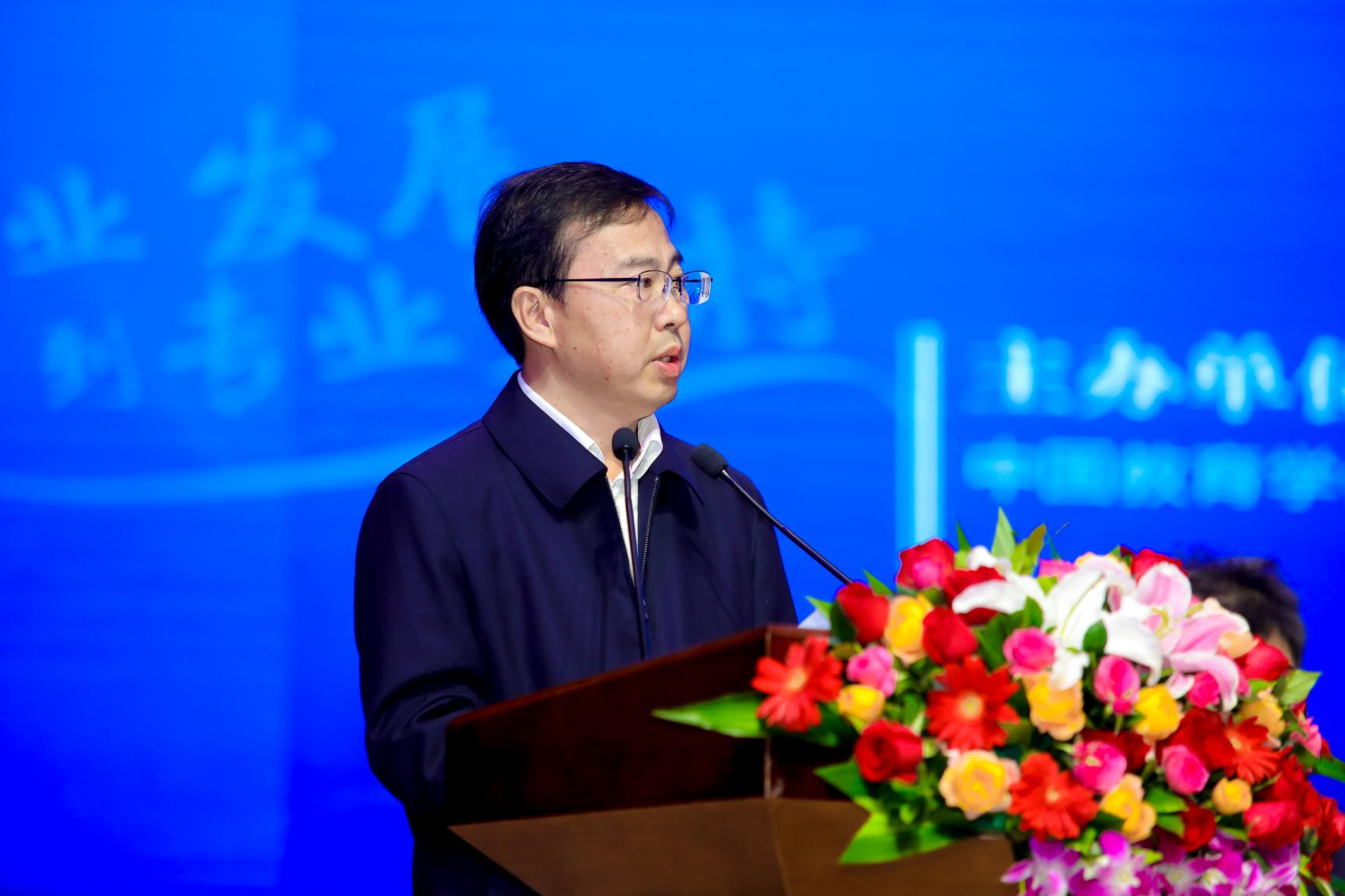 上交所党委书记、理事长邱勇: 深化投融资综合改革 不拘一格力挺硬科技企业